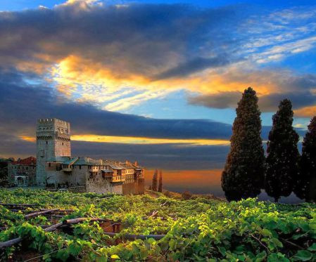 Στο Άγιον Όρος εύχονται «καλές υπομονές!» Οι υπομονετικοί συνήθως κερδίζουν